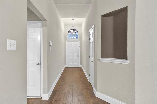 Building Photo - 1519 Hampton Dr