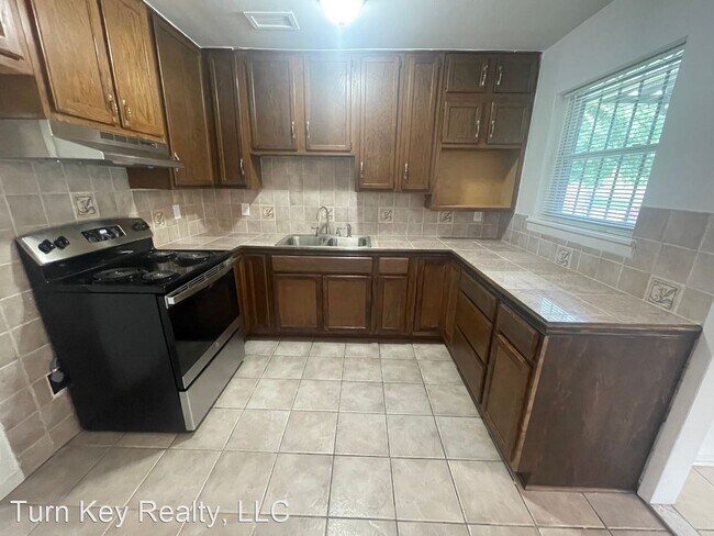 Building Photo - 3 br, 1 bath House - 3705 Laurel Ave SW