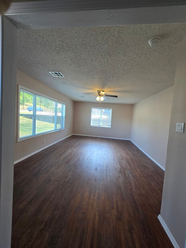 Foto del edificio - 3530 Old Greenwood Rd