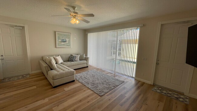Building Photo - Furnished Short Term Rental