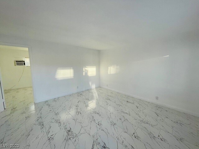 Foto del edificio - 245 W Philadelphia Ave