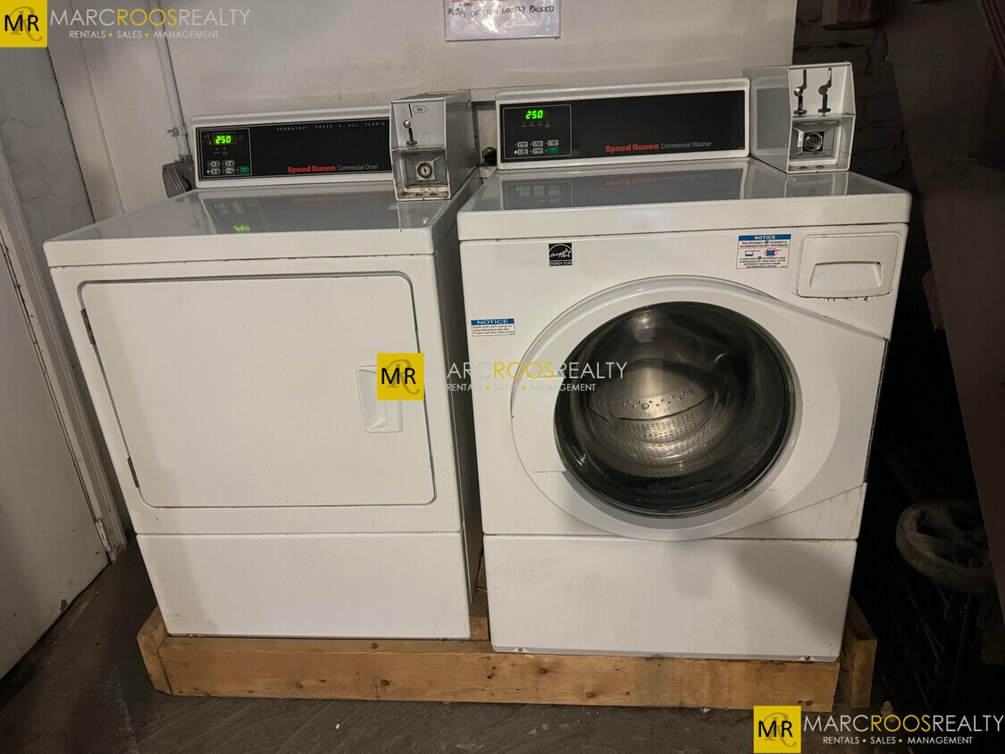 Foto del edificio - 148 Strathmore Rd