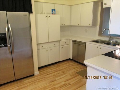 Building Photo - 2214 S Cypress Bend Dr