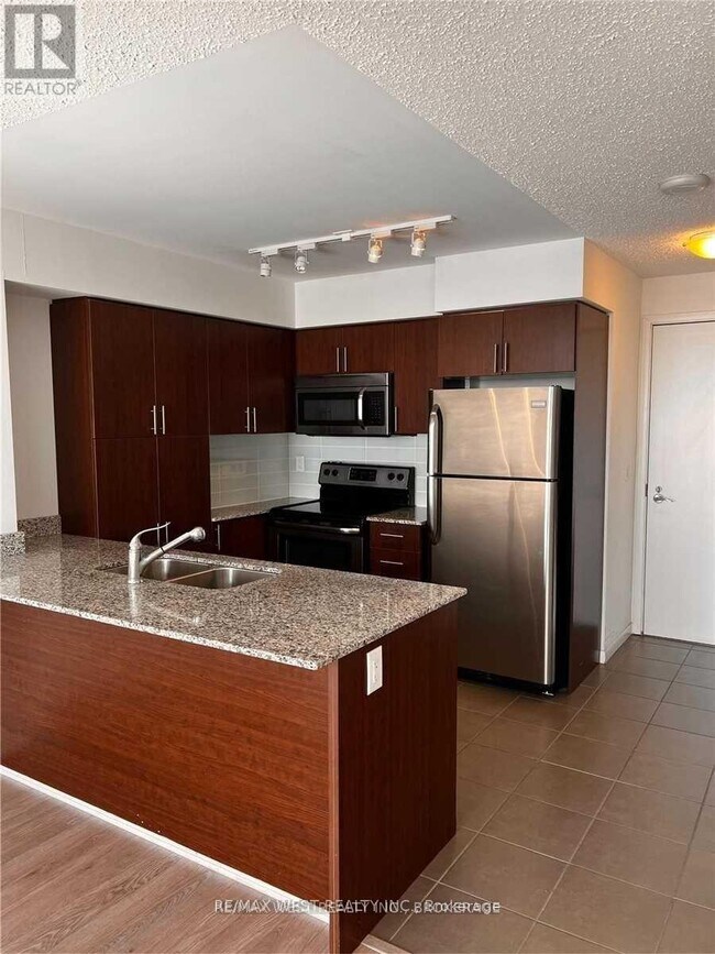 Photo du bâtiment - 800 Lawrence Ave W