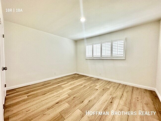 Foto del edificio - 1602 Winona Blvd