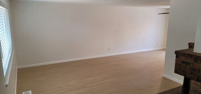 Foto del edificio - 1685 Kings Row