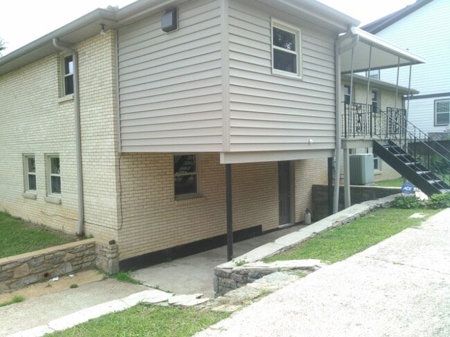 Foto del edificio - 1000 Waverly Ave