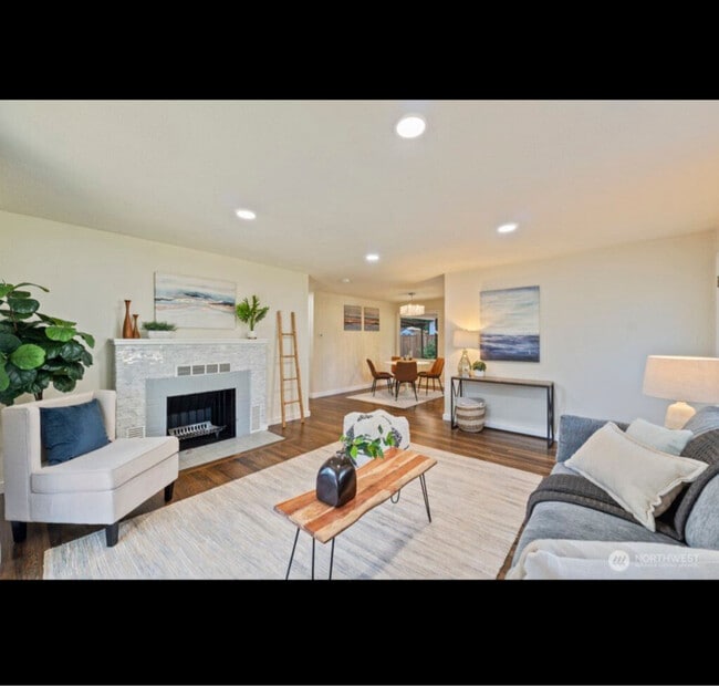 Building Photo - 6410 Cypress St