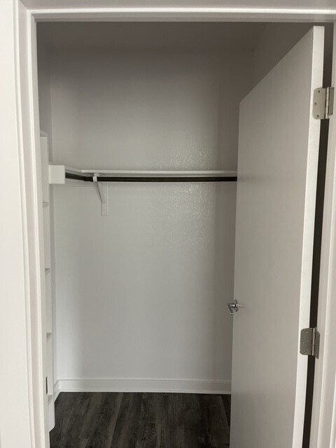 Foto del edificio - 680 Naumann Dr