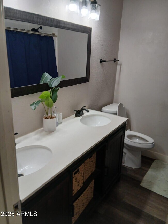 Foto del edificio - 7635 N 76th Ln