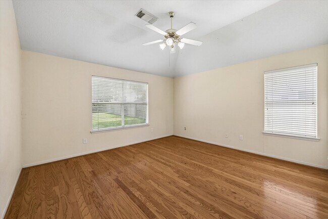 Foto del edificio - 9714 Shadowglade Ct