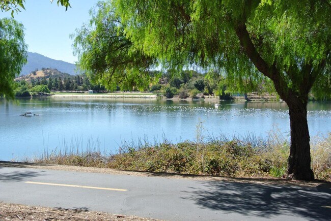 Foto del edificio - 5955 Lake Almanor Dr