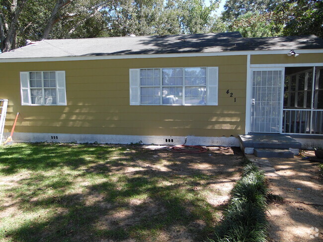 Building Photo - 421 Orange St
