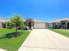 Building Photo - 502 Mossy Rock Dr