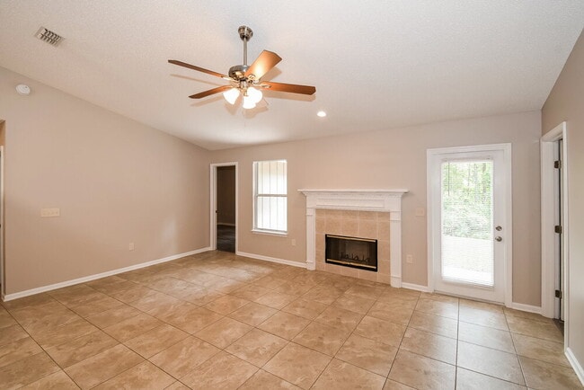 Building Photo - 11717 Cherry Bark Dr E