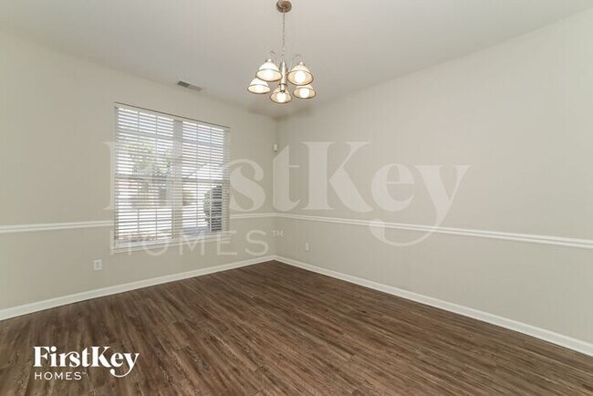 Foto del edificio - 7466 Hilltop Way