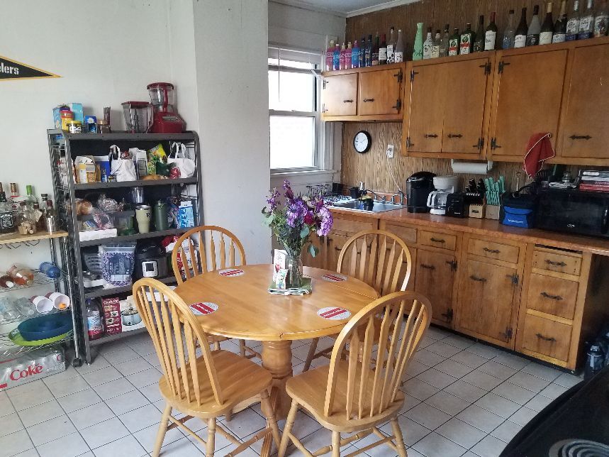 Kitchen - 318 York Way