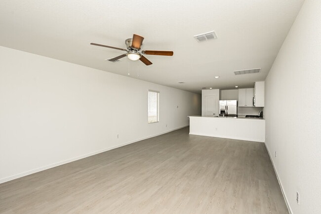 Building Photo - 10516 Desert Hawk Cir
