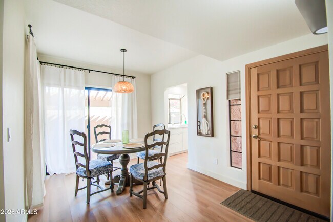 Building Photo - 5640 E Bell Rd