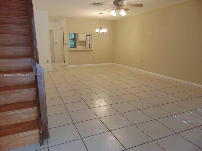 Foto del edificio - 586 Westree Ln