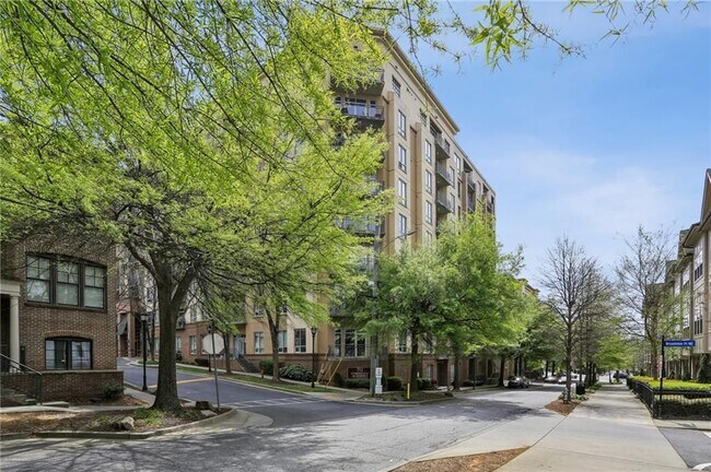 Building Photo - 711 Cosmopolitan Dr NE