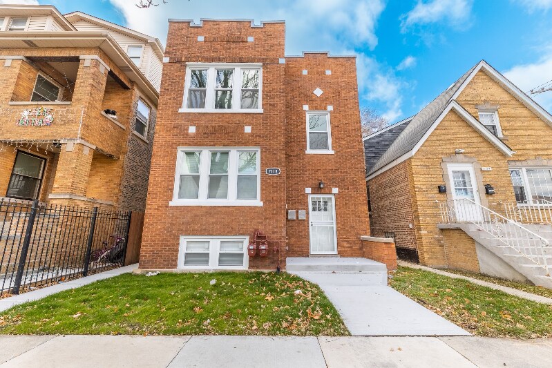 Photo - 7118 S Talman Ave