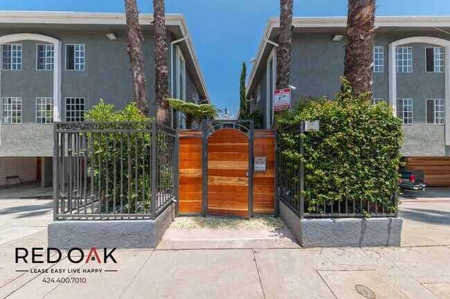 Foto del edificio - 6029 Carlton Way