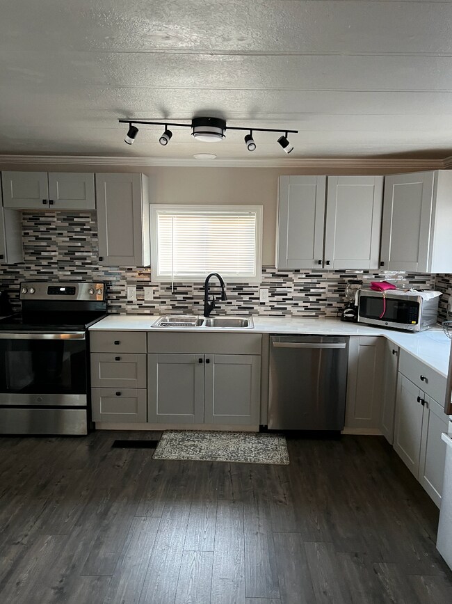 Photo - 9050 Golovin St House