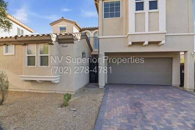 Foto del edificio - NW!! 4 Bedrooms!!! One Bedroom Down!!  Pool!!! Tankless Hot Water Heater!! Court yard at entrance...