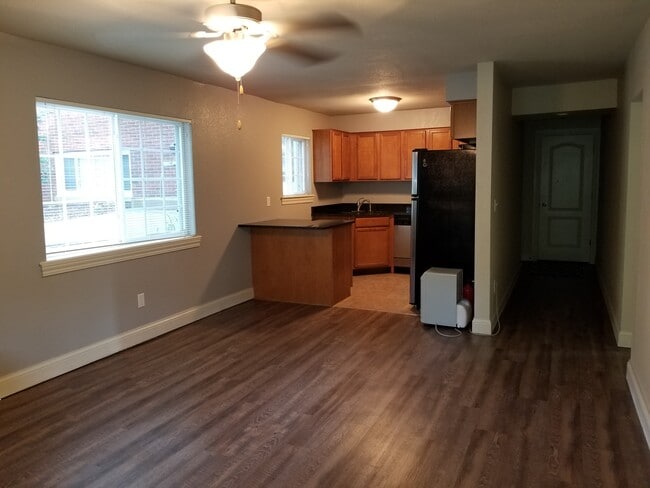Living room to kitchen - 204 Grandview Court