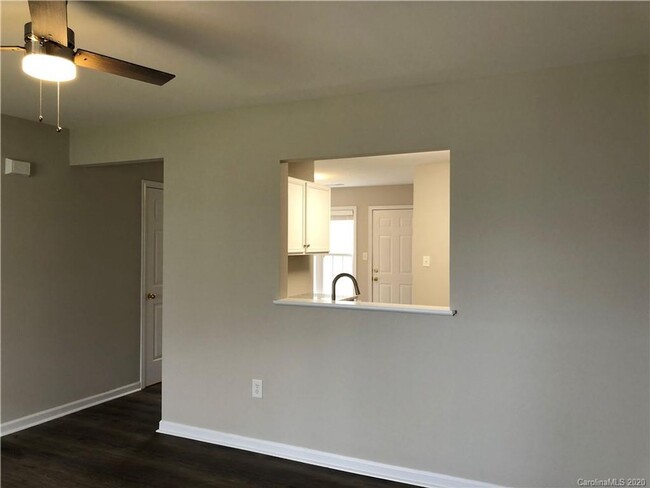 Foto del edificio - Two Bedroom Townhouse in Sherrills Ford wi...