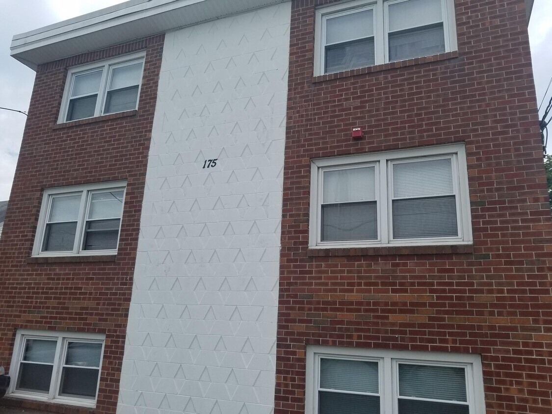 Foto principal - 175 Hanover Ave