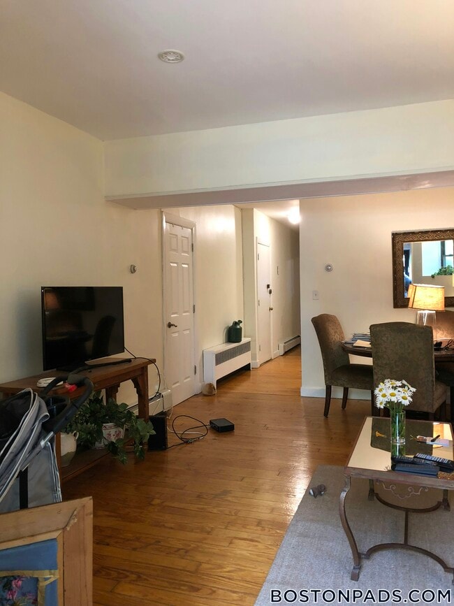 Foto del edificio - 1728 Beacon St