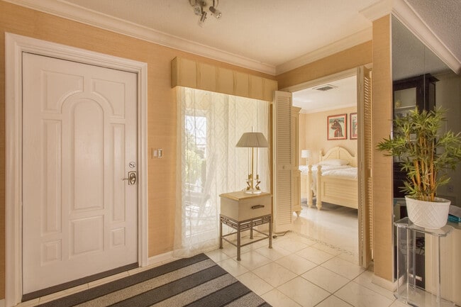 Building Photo - 390 French Royale Cir