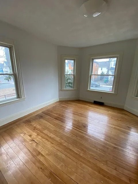 Building Photo - 87 Marshall St