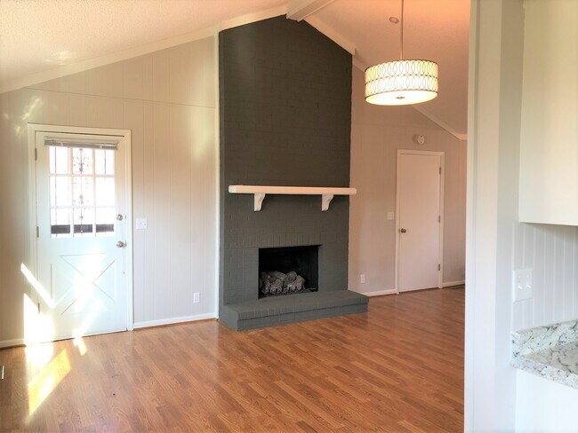 Foto del edificio - 110 Pebble Creek Rd