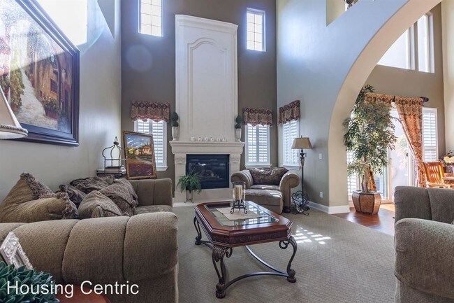 Building Photo - 5 br, 5 bath House - 1194 Terracina Dr