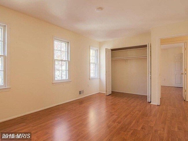 Building Photo - 4 br, 2.5 bath House - 1 Grovepoint Court