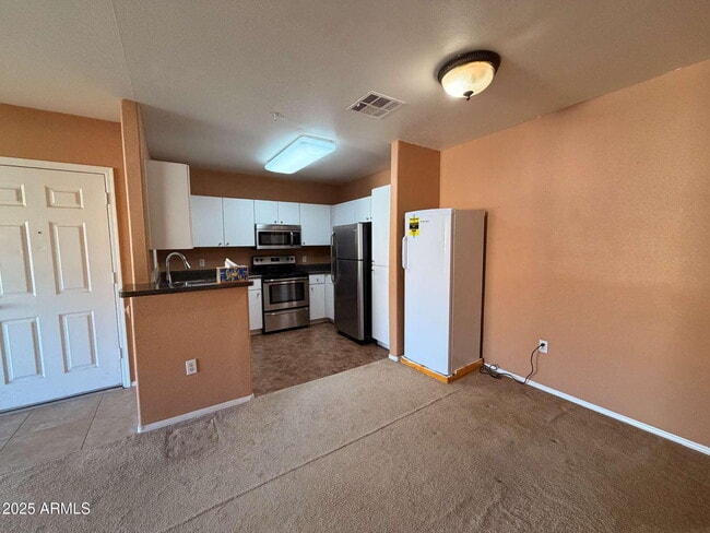 Foto del edificio - 1295 N Ash St