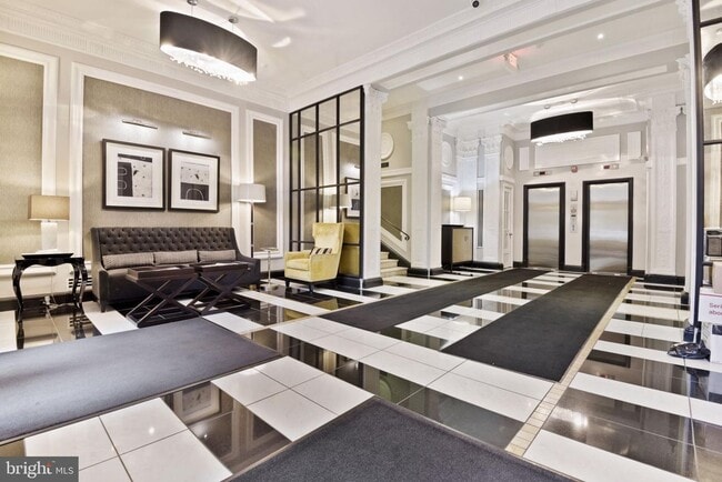 Building Photo - Dupont Circle Modern Studio Apartment In Historic Building W/Extra Storage!