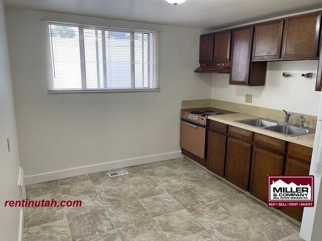 Foto del edificio - 485 Woodland Ave