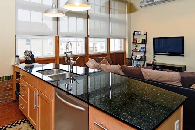 Foto del edificio - 3815 McCausland Ave