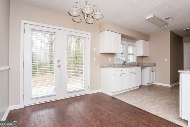 Building Photo - 141 Montego Cir