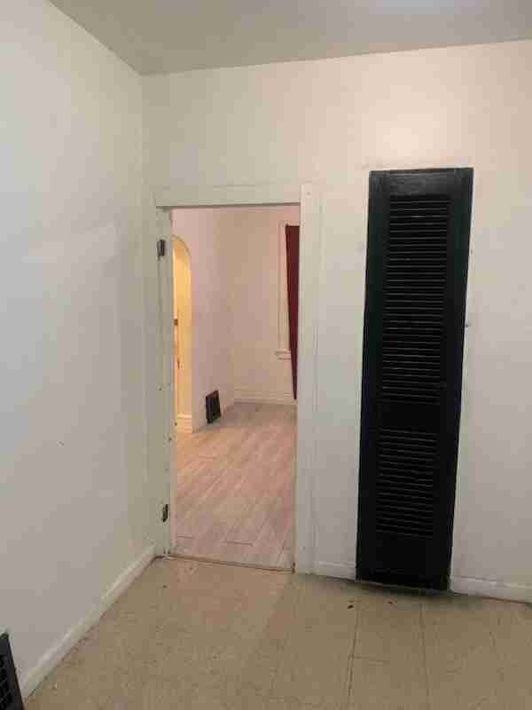 Foto principal - 240 Timon St