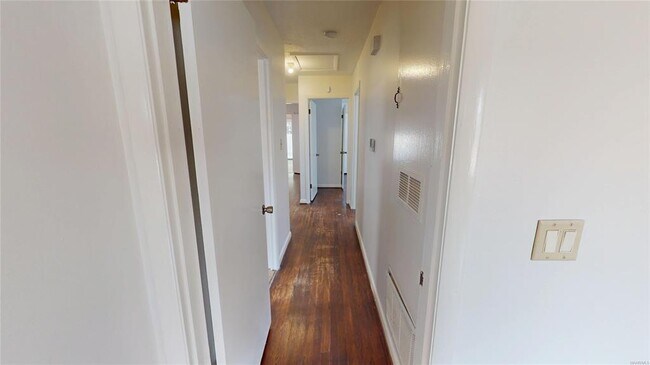Foto del edificio - 3307 Bedford Ln