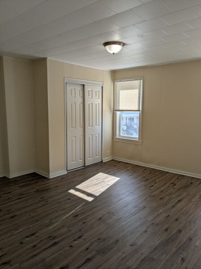 Building Photo - 2 bedroom 1 bath Koppel