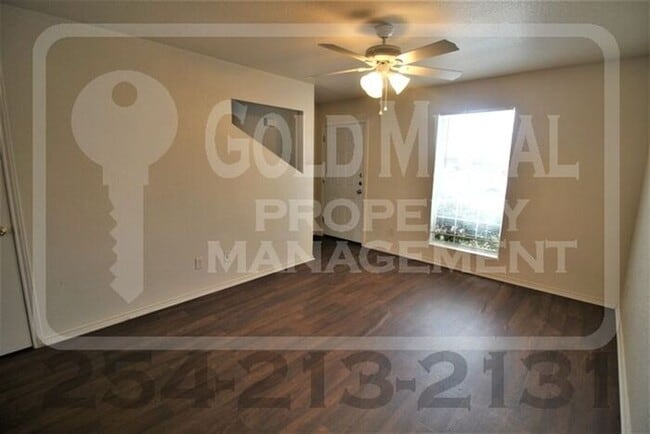 Building Photo - 4409 Deek Dr