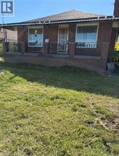 Building Photo - 13 Penny Ln