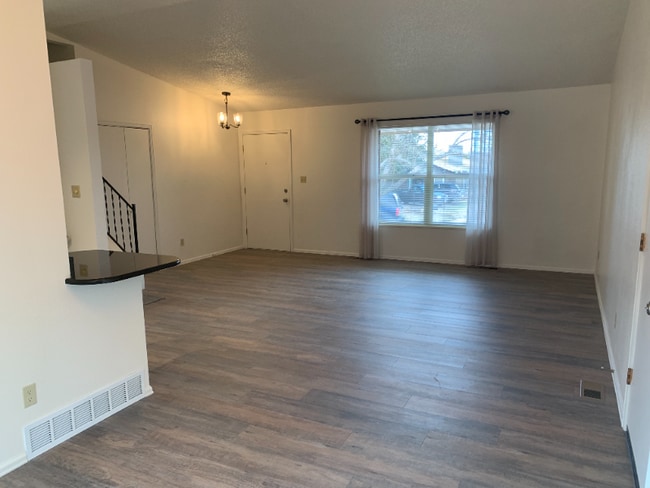 Building Photo - 2950 Banderas Ln