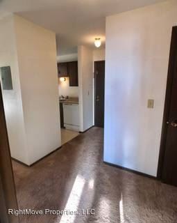 Building Photo - 810 E 2nd St